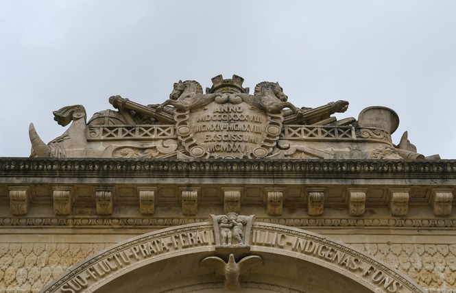 ARCHITECTURE REMARQUABLE : FONTAINE DE NEPTUNE ET D'AMPHITRITE 5 - Lacroix-sur-Meuse